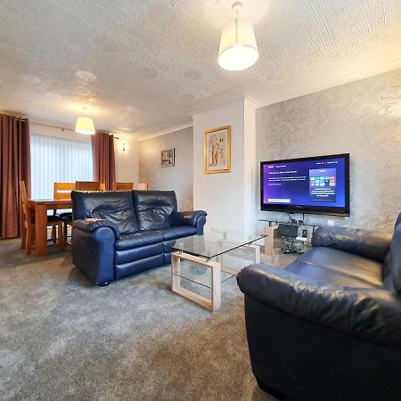 3 Bedroom House Amazon M90 Dunfermline Edinburgh Exterior foto