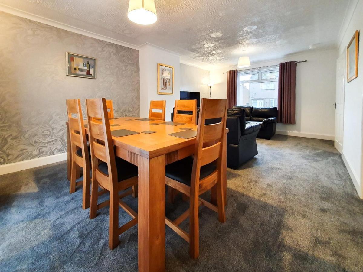 3 Bedroom House Amazon M90 Dunfermline Edinburgh Exterior foto